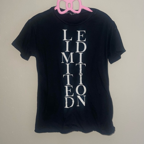 Fashion Nova, girls graphic top, size 6 - Picture 3 of 5